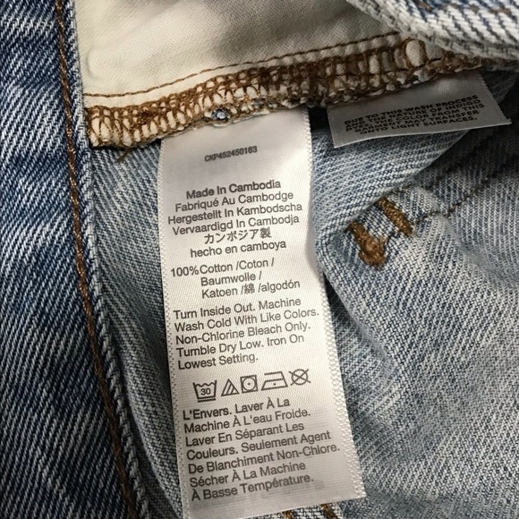 Madewell The MomJean Short in Byers Wash Ripped Edition. - Picture 10 of 11